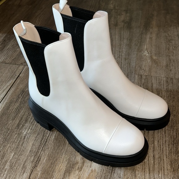 Stuart weitzman- Above Ankle leather slip on Boots. 2” heel. Size-6.5 - Picture 3 of 9